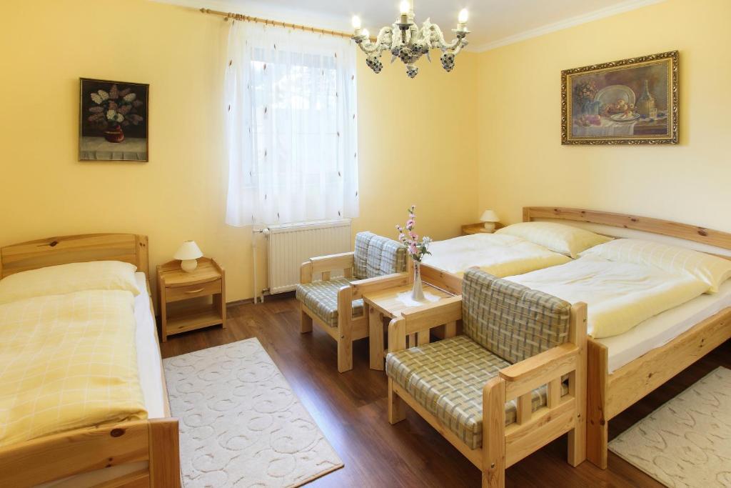 Barokk Hotel Hegyeshalom Quarto foto